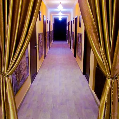 Ostello Skarbek's *